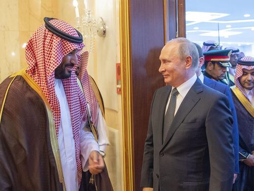 Lo schiaffo dell'Opec all'Occidente, impennata dei prezzi: cosa succede ora