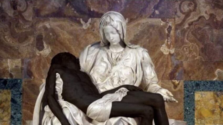 Nel nome del buonismo "cambiano" la Pietà: Gesù diventa nero