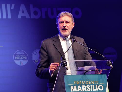 Il vento non cambia, vince il centrodestra