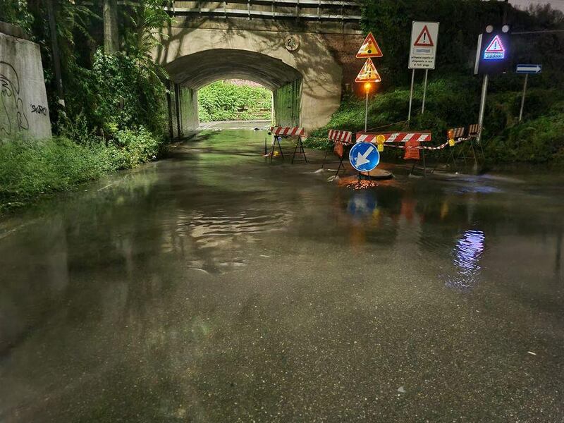 Maltempo a Milano, esondazione del Seveso