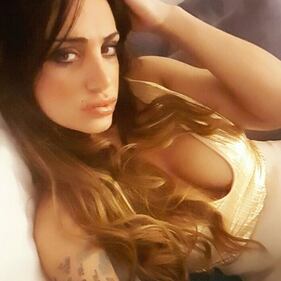 Marika Fruscio sexy al sole 18