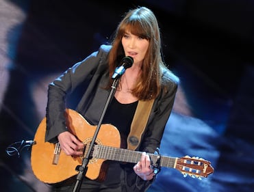 Sanremo, Carla Bruni duetta con Luciana Littizzetto 17