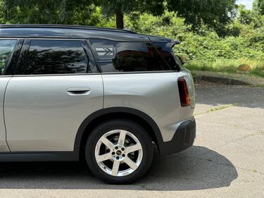 MINI Countryman 2024: guarda la gallery del crossover mild-hybrid premium 10
