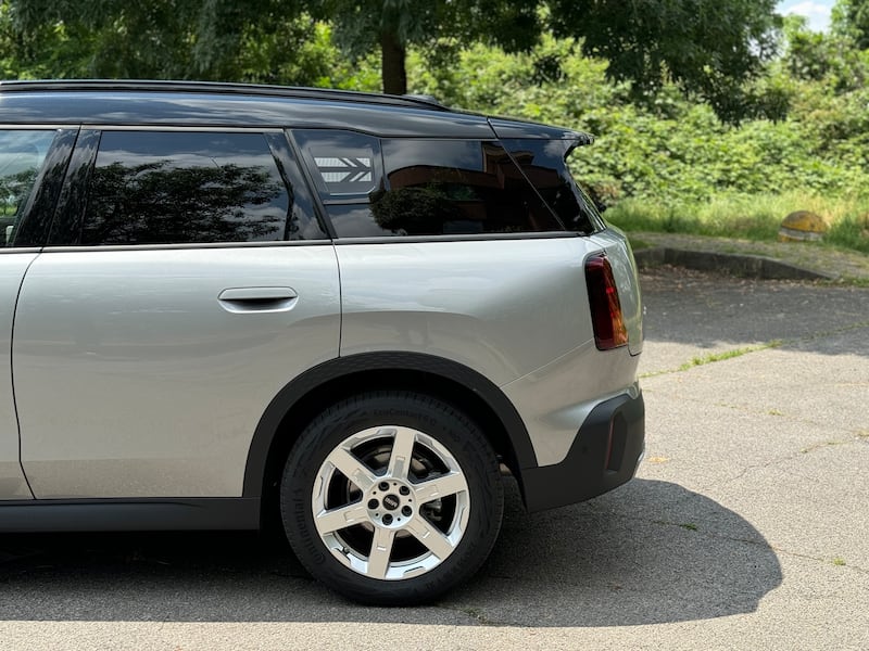 MINI Countryman 2024: guarda la gallery del crossover mild-hybrid premium 10