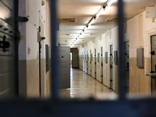 “Dal 2028 farmaci anti-libido ai detenuti per reati sessuali in Gran Bretagna”: la rivelazione del Guardian
