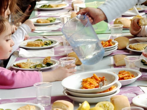 Quasi 250 bimbi intossicati a scuola. Cosa c'era sul pomodorino della mensa