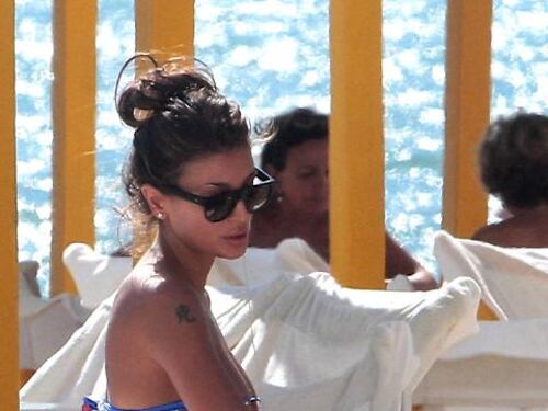 Cristina Buccino, sexy al mare