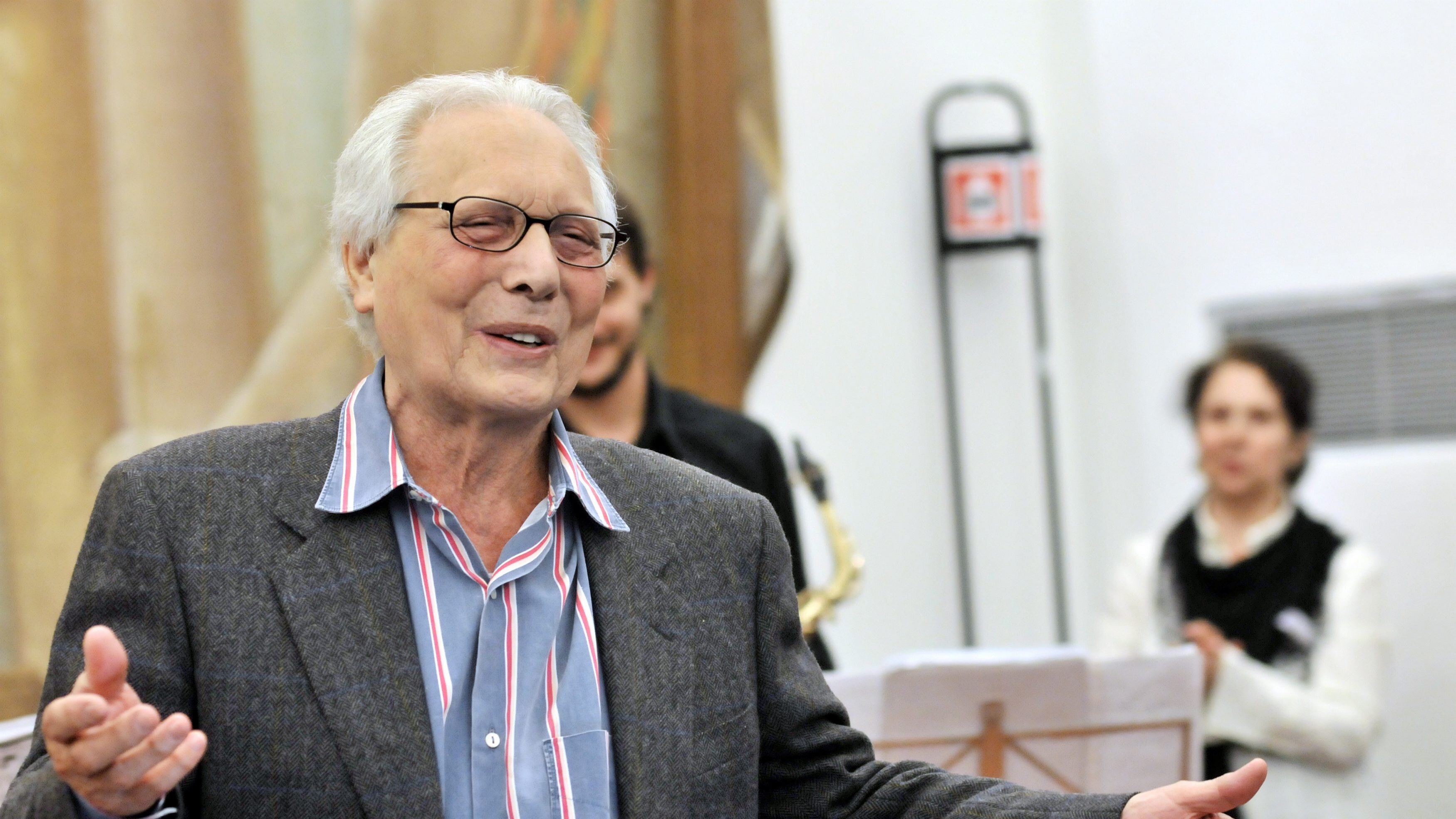 Addio a Enzo Jannacci: aperta la camera ardente