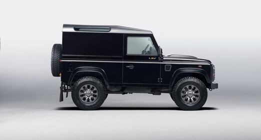 Land Rover Defender LXV 65 anni e non sentirli 7