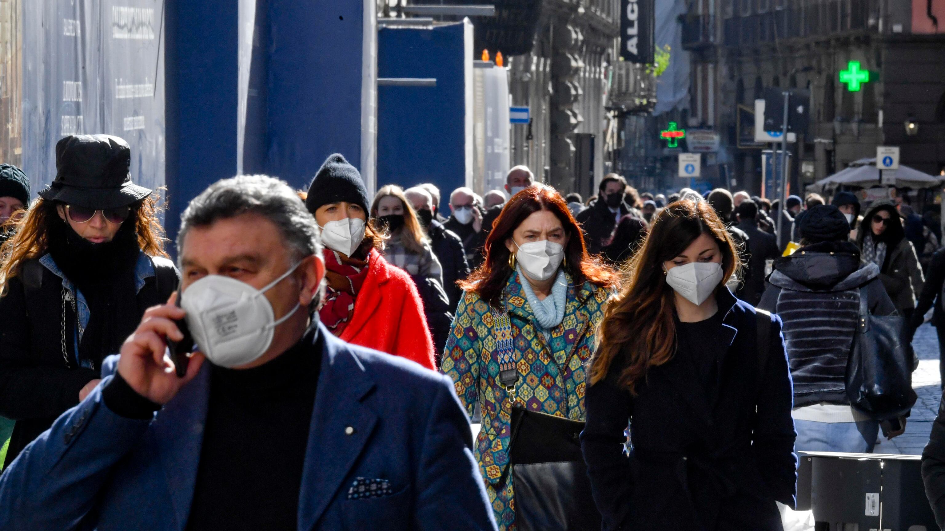 Quarantena e contatti stretti: le regole non cambiano