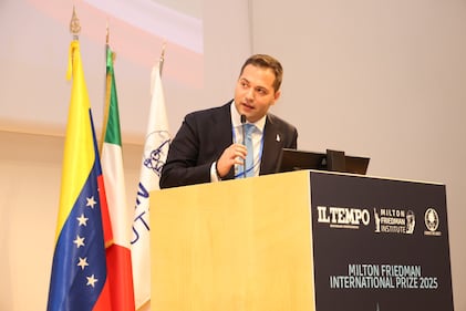 La premiazione di Edmundo González Urrutia 9