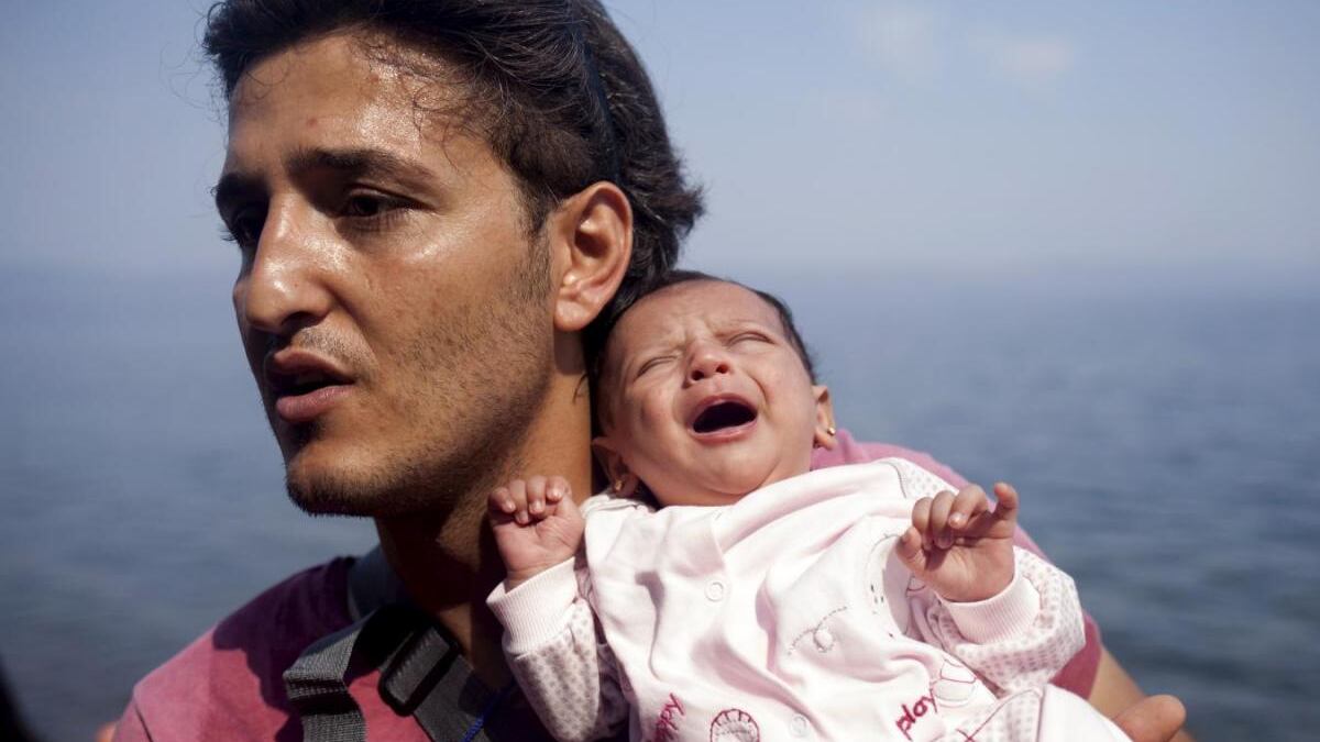 La vergogna dell'Europa: migranti neonati senza latte