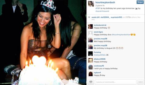 Kourtney Kardashian pompa il latte dal seno su Instagram 4