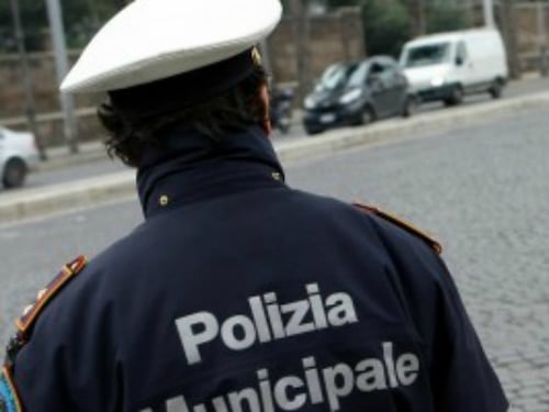 Salerno, bivacchi abusivi in centro: allontanati rumeni