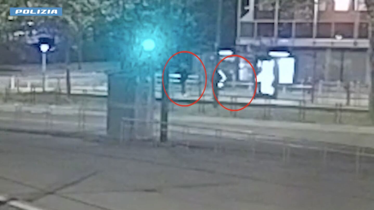 La violenza degli egiziani: colpi al torace al rapinato - VIDEO