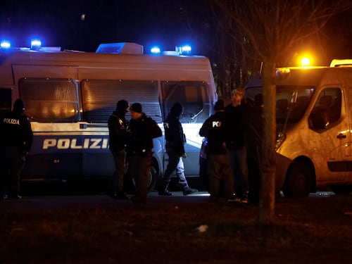 In via Padova litigio con un coltello e spaccio. Due nordafricani in cella