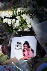Ariana Grande solidale per Manchester 29