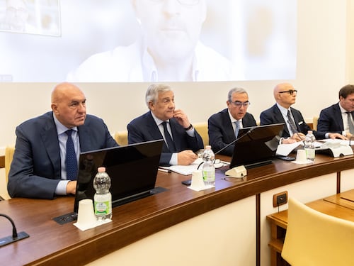 Tajani: “Prenotati 14,9 miliardi con il fondo Safe entro fine anno”