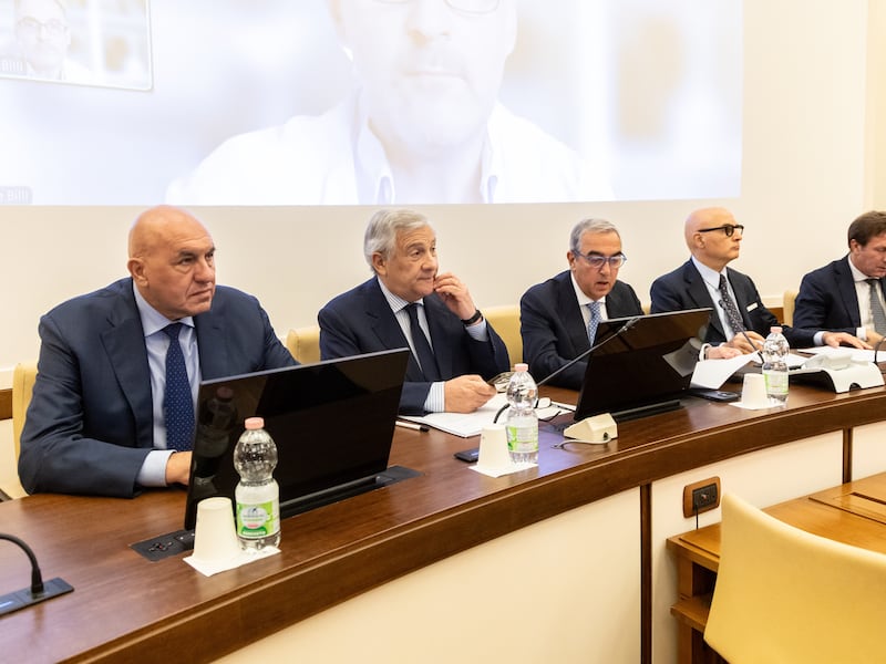 Tajani: “Prenotati 14,9 miliardi con il fondo Safe entro fine anno”
