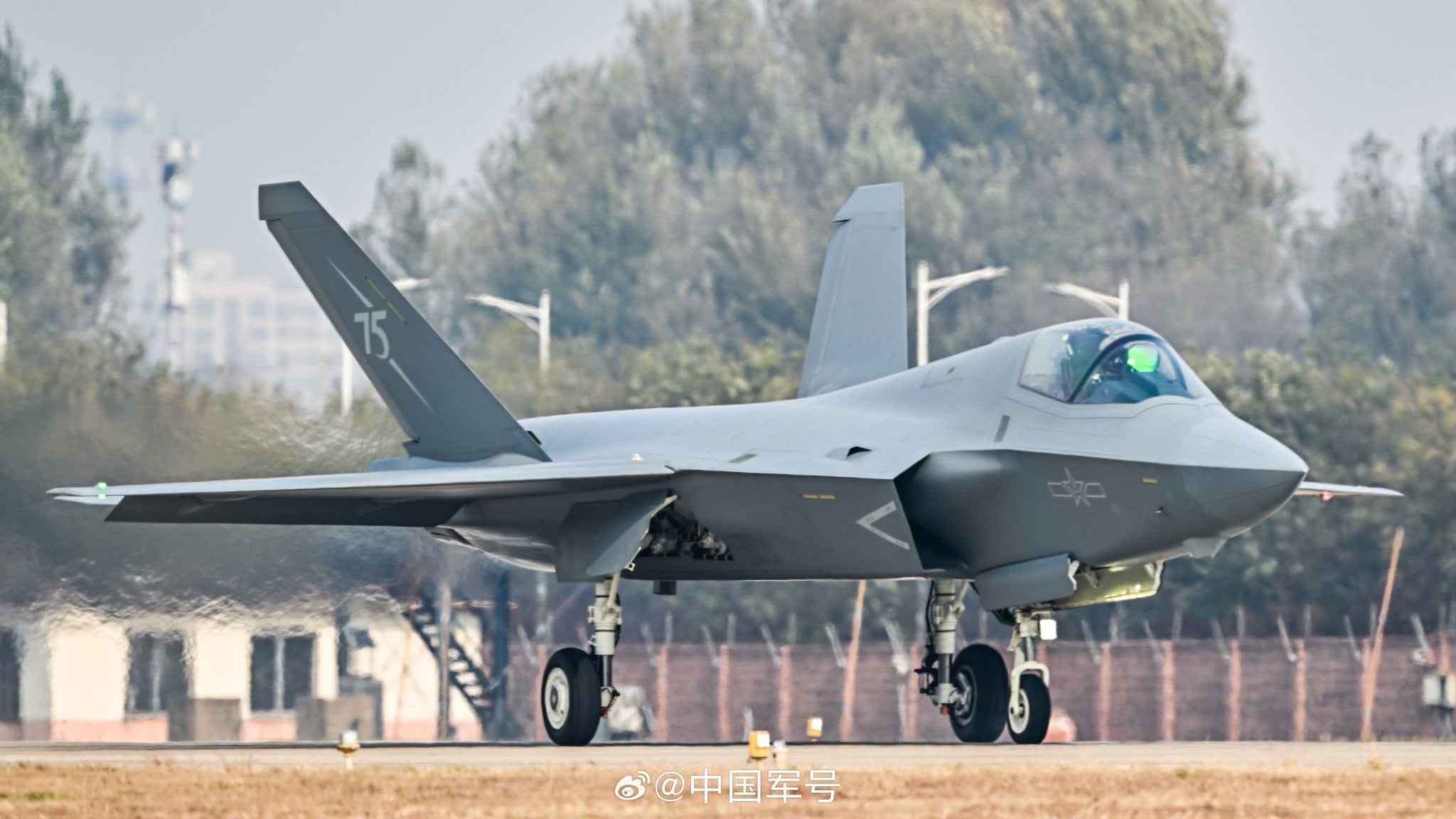 Caccia stealth su portaerei: la Cina prepara la rivoluzione militare