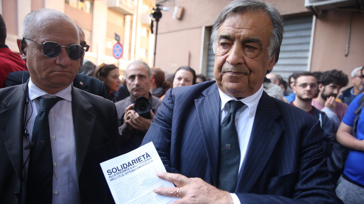 Migranti, il sindaco Orlando spara a zero sul governo: "Di Maio, Salvini e Conte offendono gli italiani"