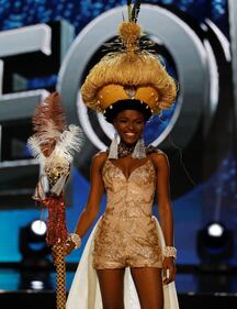 Miss Universo, lo spettacolo dei costumi più belli 14