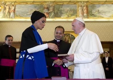Papa Francesco riceve in Vaticano la sceicca del Qatar 11