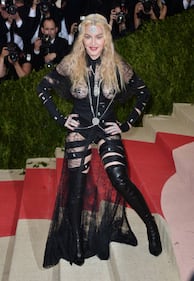 Seno e sedere di fuori: Madonna è sempre hot 9