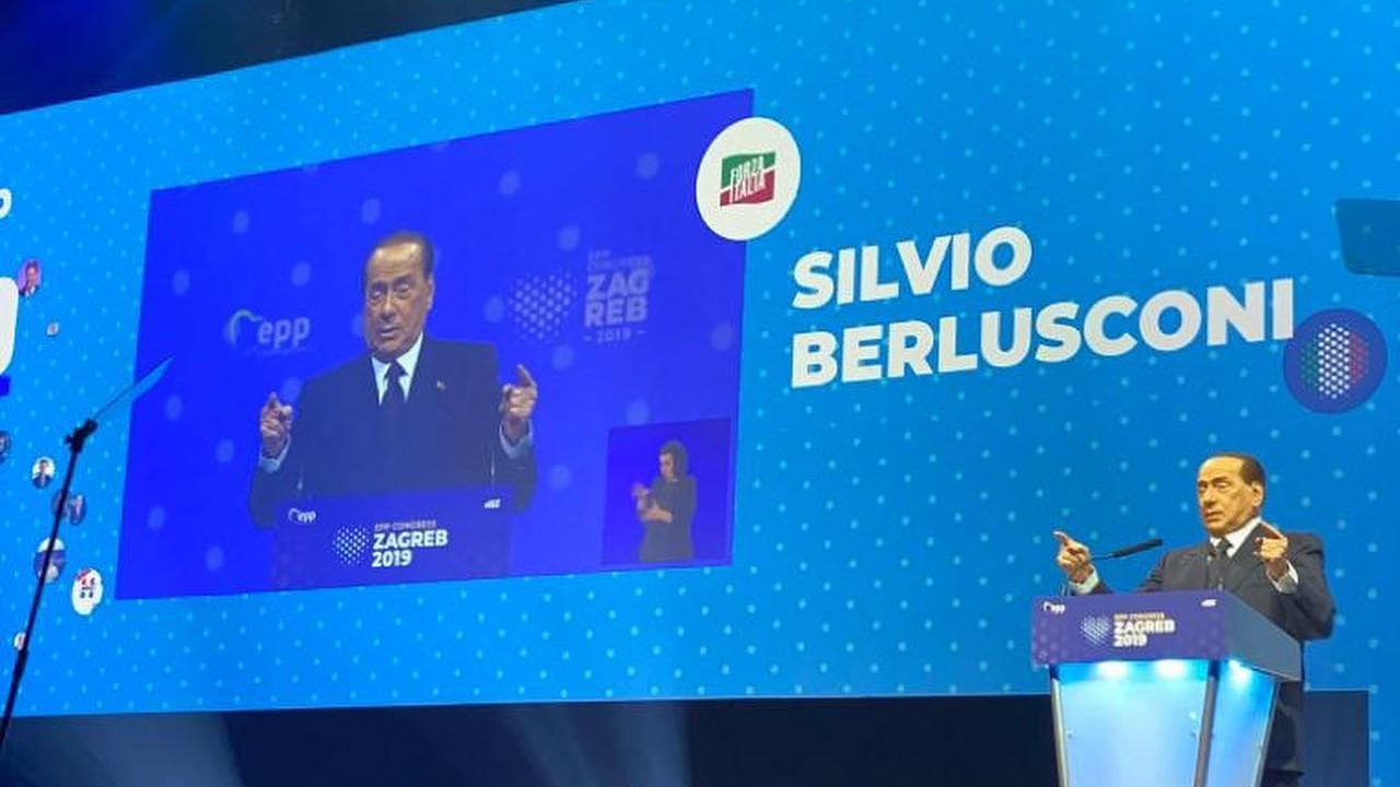 Berlusconi: "Esercito comune europeo contro l'invasione degli immigrati"