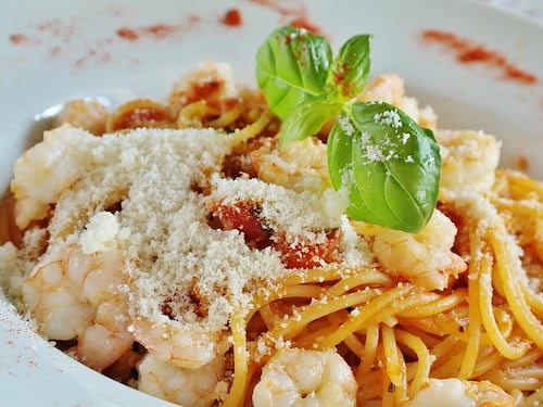 Il falso mito sui carboidrati: ecco perché potete mangiarli a cena