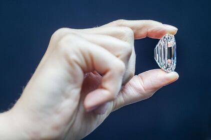 Il diamante "perfetto" all'asta per 20 milioni di dollari 8