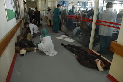 I feriti nell'attentato di Kabul 12
