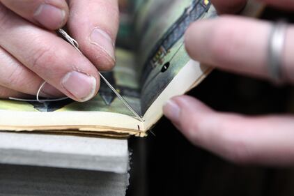 Vi siete mai chiesti come si restaura un libro? 1