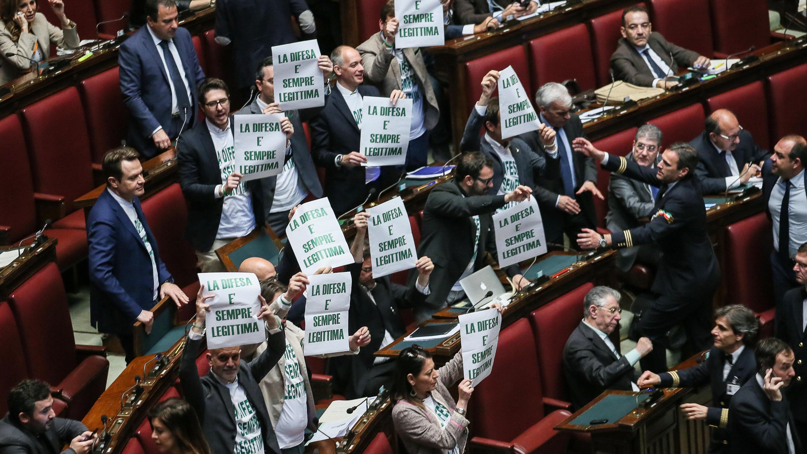 Slitta la legittima difesa. I leghisti sospettano il sabotaggio dei grillini
