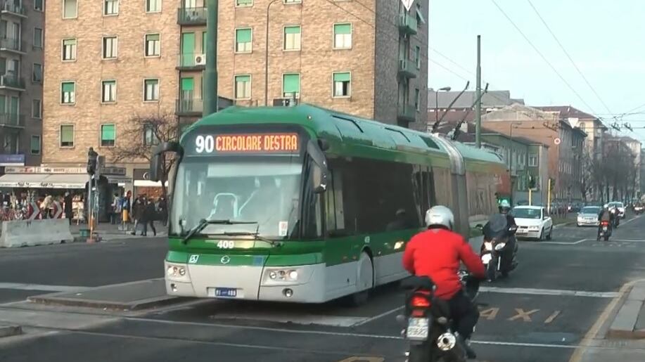 Milano, senegalese senza biglietto pesta ghisa e vigilanti: è libero