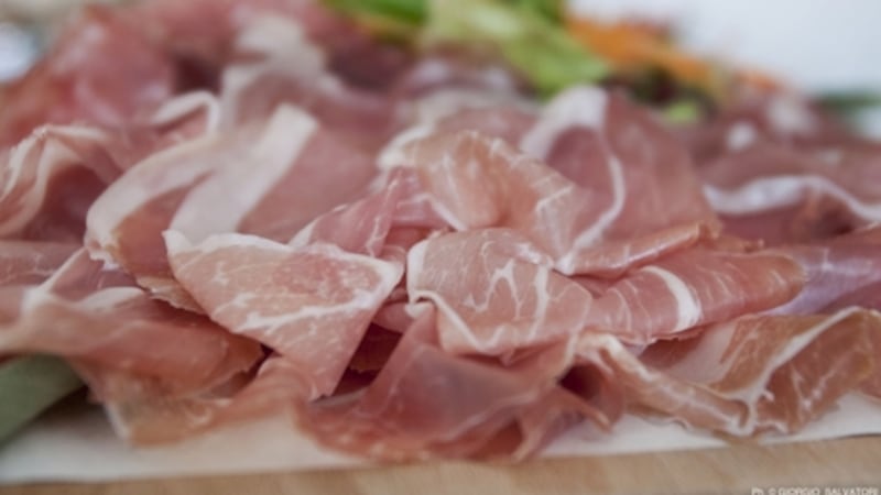 Aggrappiamoci al salame