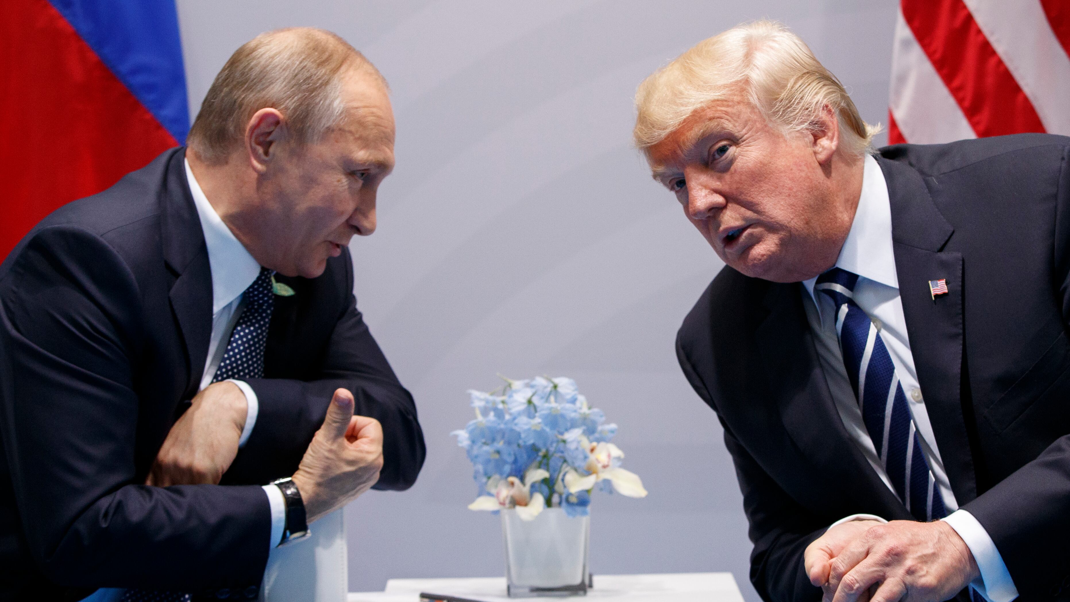 Droni iraniani e truppe russe in Africa: ecco di cos'altro hanno parlato Trump e Putin
