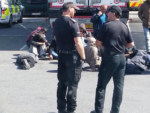 Gb, 27 profughi a bordo di un tir. Arrestato il camionista: è un italiano