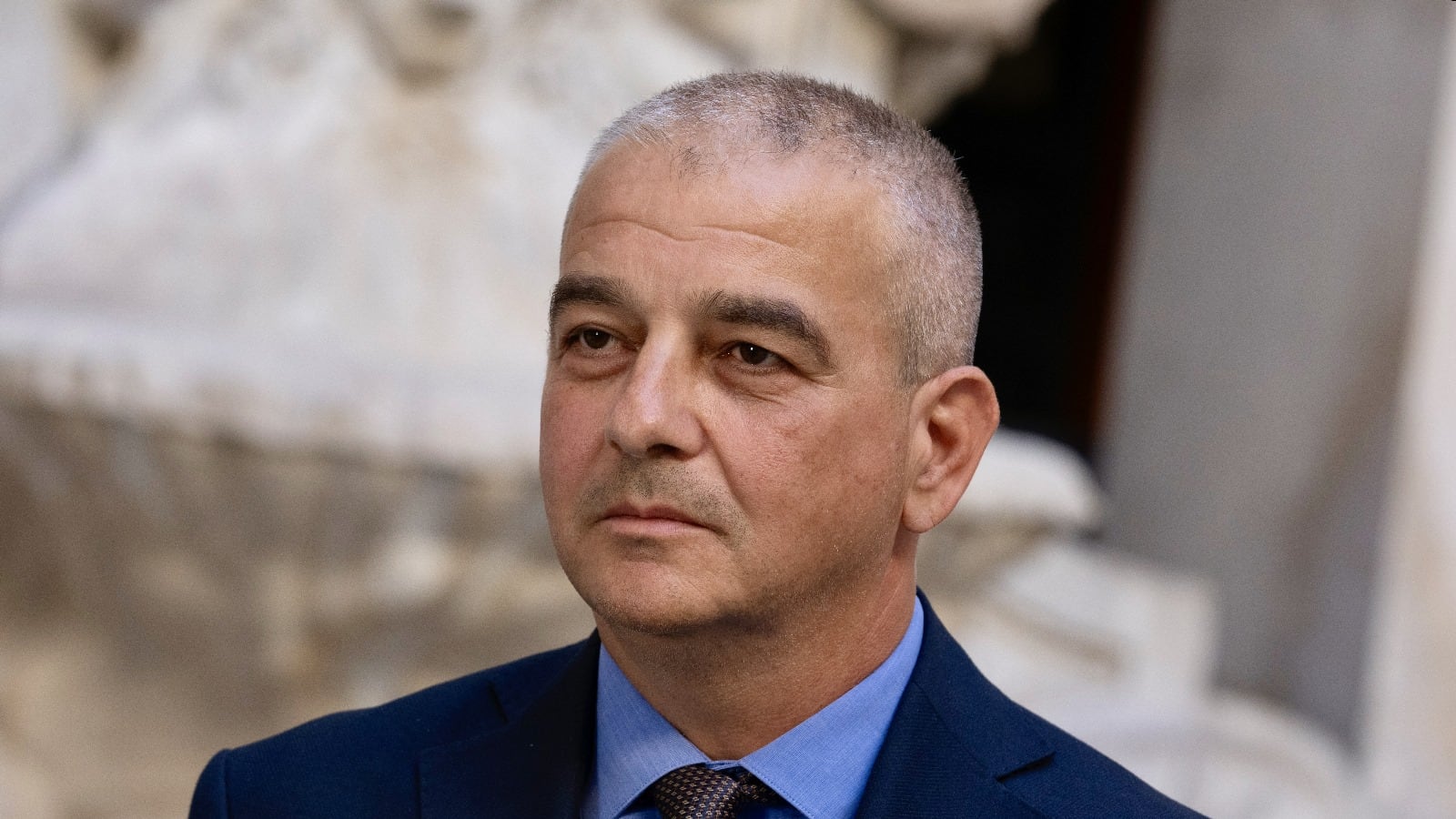 Fazzolari spegne le polemiche: "Lo scontro tra me e Giuli è del tutto inventato"