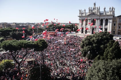 Cgil in piazza contro il governo 3