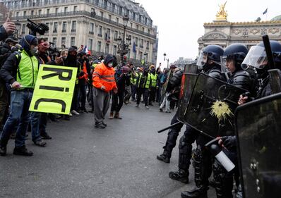 I Gilet gialli invadono Parigi nella quinta giornata di proteste 2