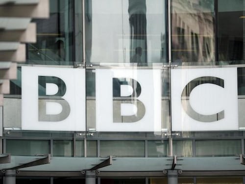 “Ci hanno manipolati”. Antisemitismo alla Bbc, la pesante accusa dei dipendenti ebrei ai vertici