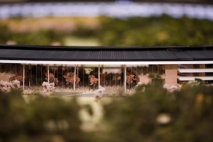 Decolla l'astronave Apple: ecco il plastico del nuovo Campus 17