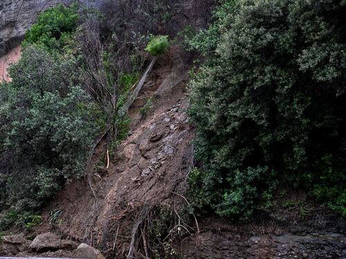 Maltempo, smottamenti e allagamenti in Toscana: allerta per i fiumi