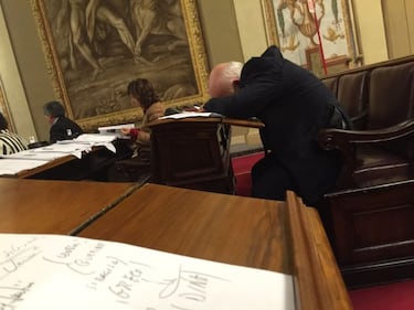 Si vota la Finanziaria, deputati Ars dormono sui banchi 2
