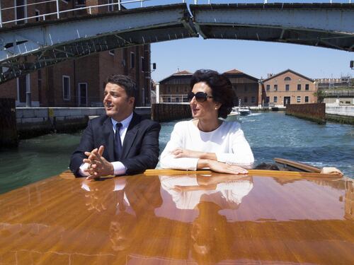 Renzi ha paura e fugge dalle piazze