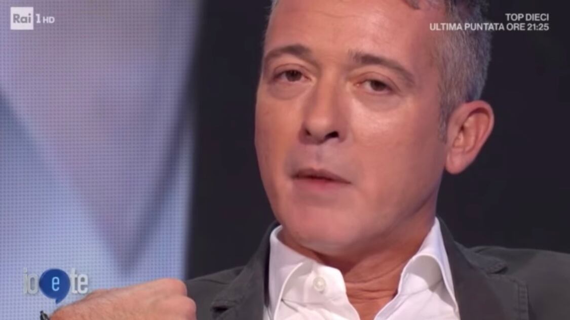 Diaco piange in tv con Insinna: "Se mi rivolgo in maniera sgradevole è perché chiedo aiuto"