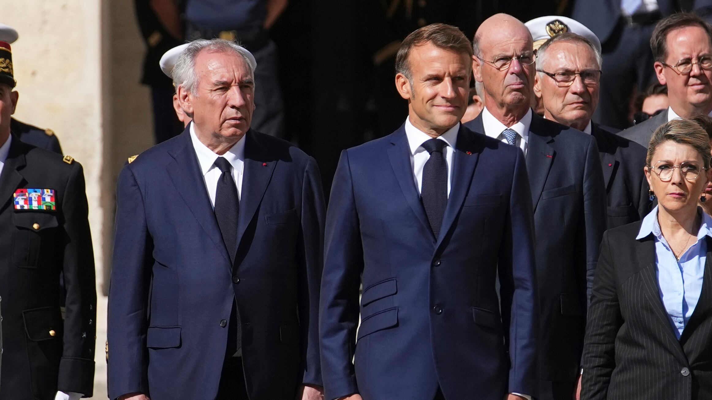 Perché Parigi muore di Stato (ma lo invoca)