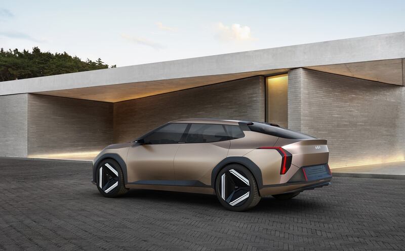 Kia EV3 e EV4 concept, guarda tutte le foto 10