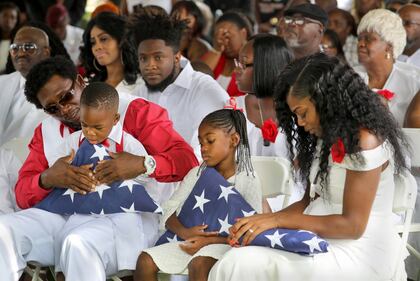 I funerali del sergente David Johnson 16